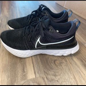 WORN ONCE NIKE REACT INFINITY FLYKNIT